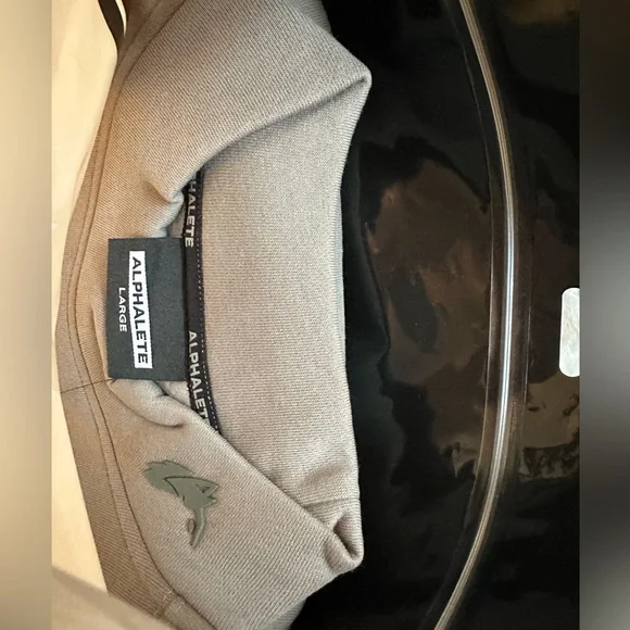 Alphalete Sweater - Picture 2 of 3